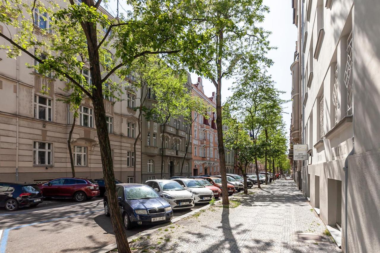 Apartment Alfons Mucha Flat / Quiet Street / National Museum Prague